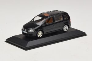 Volkswagen Touran 1T Nero Minichamps 1:43 TOURAN005 Pressofusione — immagine 2 di 5