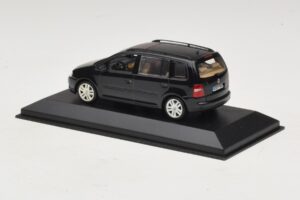 Volkswagen Touran 1T Nero Minichamps 1:43 TOURAN005 Pressofusione — immagine 3 di 5