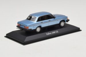 Volvo 240 GL Blue Metallic Maxichamps 1:43 940171400 Pressofusione — immagine 2 di 5