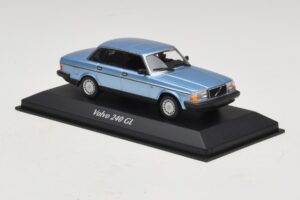 Volvo 240 GL Blue Metallic Maxichamps 1:43 940171400 Pressofusione — immagine 3 di 5