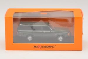 Volvo 240 GL Station Wagon Verde Scuro Maxichamps 1:43 940171411 Pressofusione — immagine 5 di 5