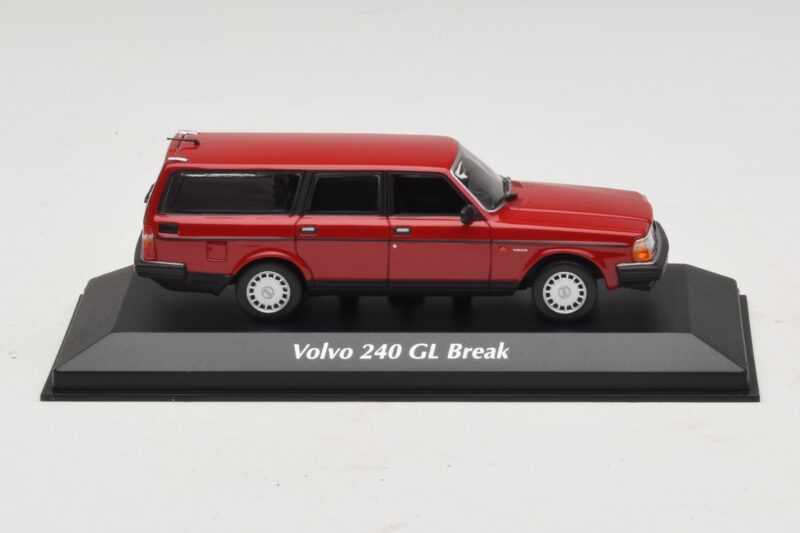 Volvo 240 GL Station Wagon Rosso Maxichamps 1:43 940171410 Pressofusione