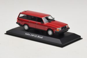 Volvo 240 GL Station Wagon Rosso Maxichamps 1:43 940171410 Pressofusione — immagine 3 di 5