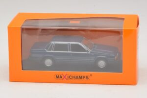 Volvo 740 Dark Blue Metallic Maxichamps 1:43 940171701 Pressofusione — immagine 5 di 5