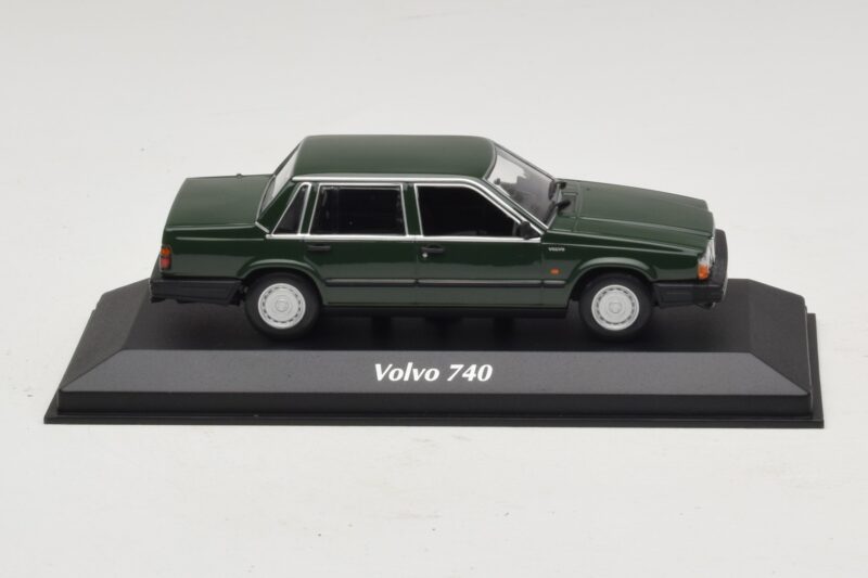 Volvo 740 Verde Scuro Maxichamps 1:43 Volvo 740 Verde Scuro Maxichamps 1:43 940171700 Pressofusione